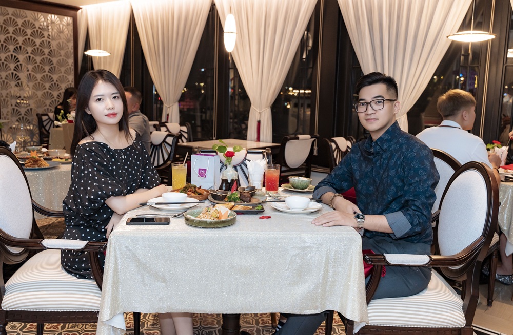 Couple at Dien Vi Dinning 